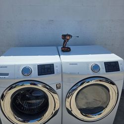 Samsung Washer and gas dryer works perfect Extremely Clean