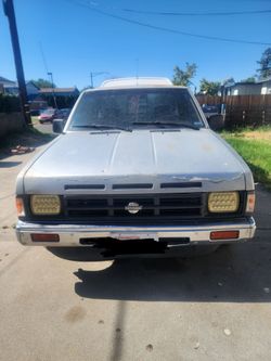 1990 Nissan Pickup
