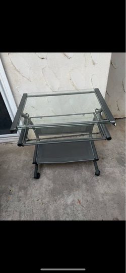 Electronics table