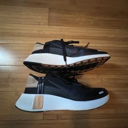 Size US 8.5 Womens Nike Reposto Black Light Cognac