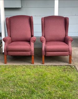 🪑 Traditional Wingback Chair Set – 2 Recliners