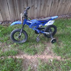 Yamaha 12in Kids Bike With Training Wheels
