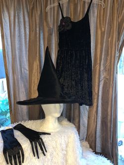 Disney descendants2 witch Halloween costume size medium for girl