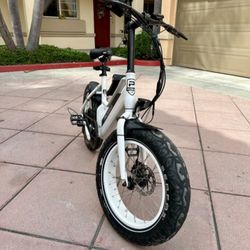 Pedego Ebike With Rear Rack 20" Fat Tire Runs Perfectly 