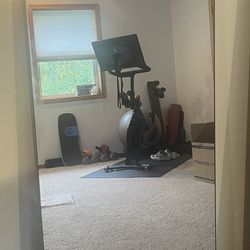 Lululemon The Mirror / w Tension Bands