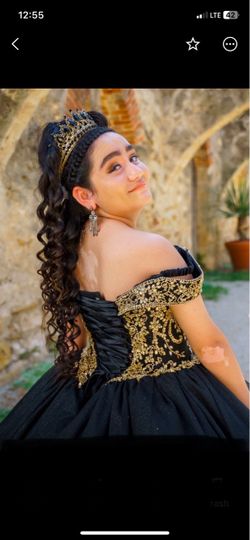 Black and Gold Quinceañera dress $400 OBO