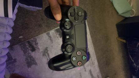 PS4 controller