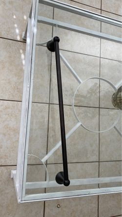 Bathroom towel bar