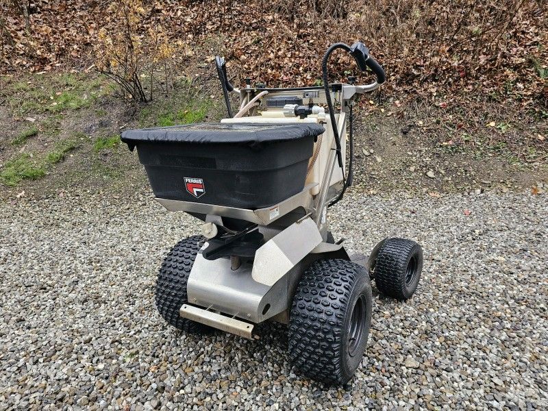 Lawn Sprayer/Spreader