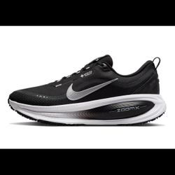 Nike Vomero 18 GTX Size 9.5