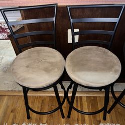 2 Bar Stools