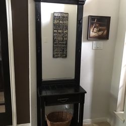 Pulaski Vintage Hall Tree - Refinished In A Black Distressed French Country Style 