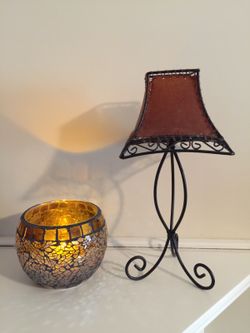 Gorgeous Battery Operated Mosaic Glass Candle and Metal Tea light Holder in great used condition