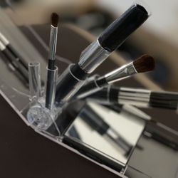 Makeup Brush Set With Mirror 