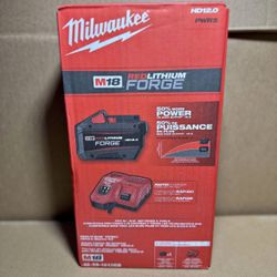 Milwaukee 12.0 Forge Battery & Rapid Charger Kit 