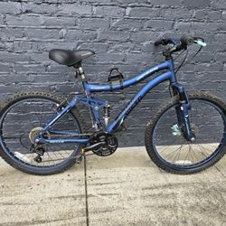 Like New Genesis Bella Vista 24" Bicycle 