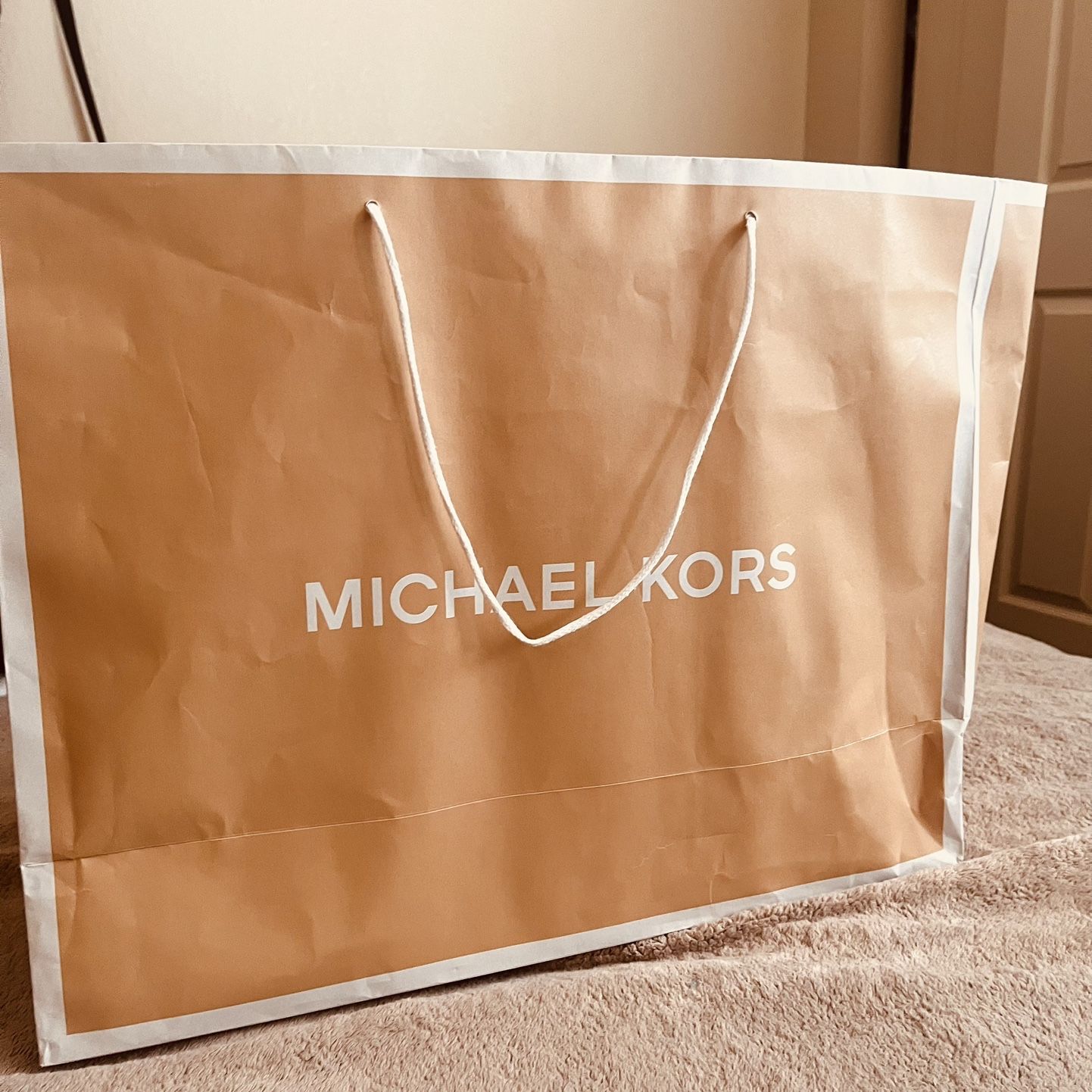 Michael Kors Emmy Saffiano Leather Medium Crossbody Bag for Sale in South  Gate, CA - OfferUp