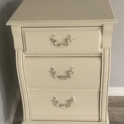 Nightstand 