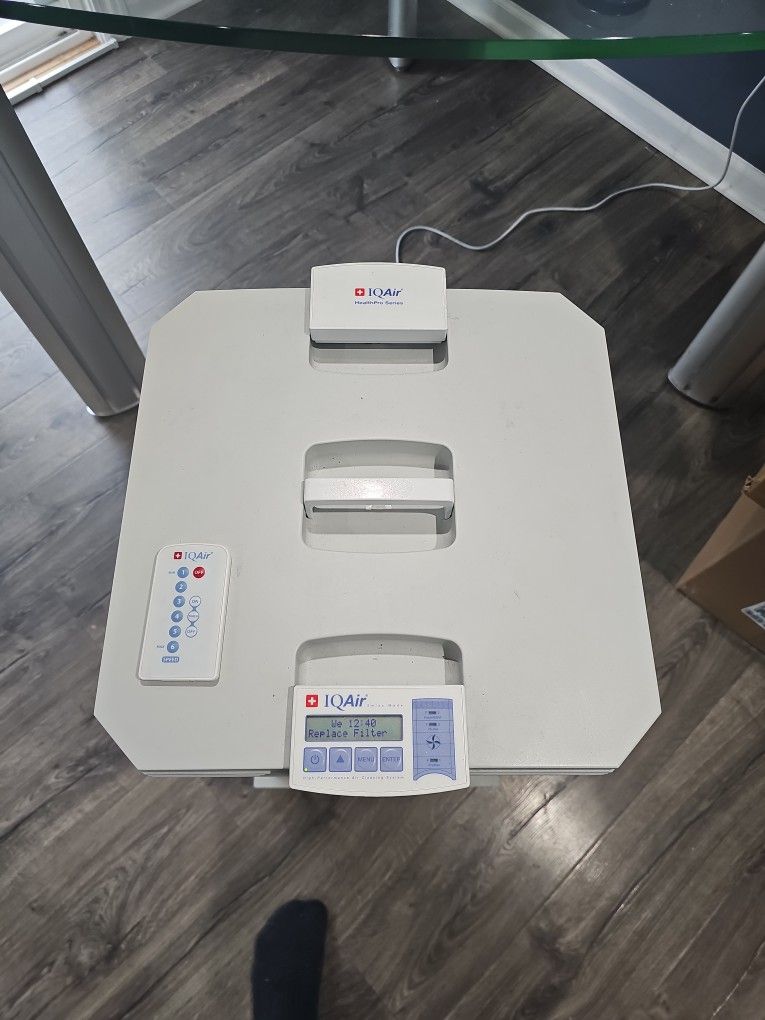 IQ Air PURIFIER