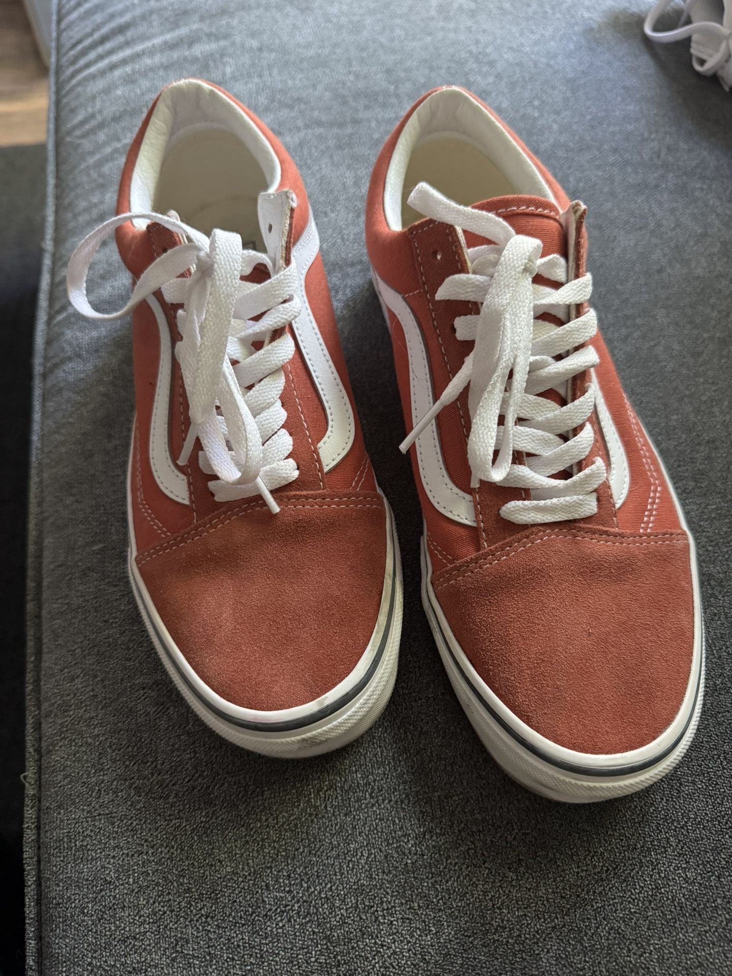Vans Women’s 8.5 Men’s 8 Newish Condition