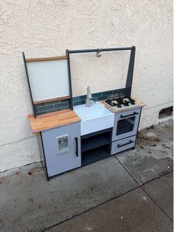 Kids kitchenette