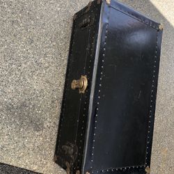 Trunk Antique 