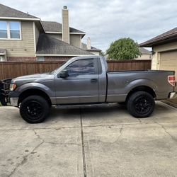 2012 Ford F-150 XL with 33 inch Tires