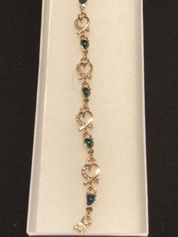 Women 14 kt gold plated emerald heart shaped bracelet 7/1/2 inch no refunds