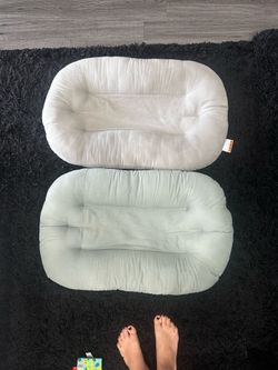 Baby pillow / lounger