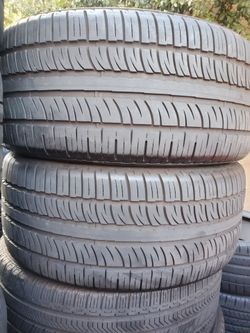 295-40-22:4 Pirelli Scorpion Zero