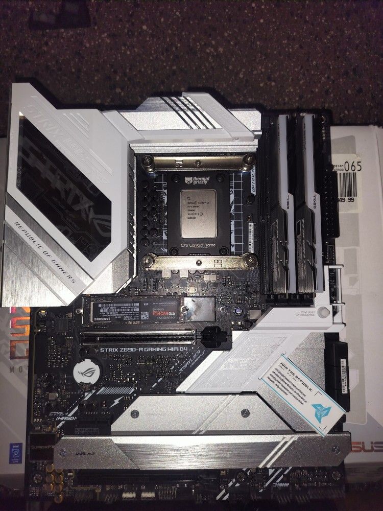 ROG STRIX Z690-A GAMING WIFI D4 & INTEL CORE i9 13900K