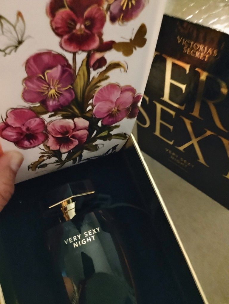 Victoria Secret Or Trade Plus $30