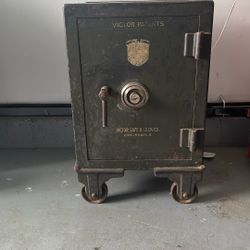 Vintage Victor Safe