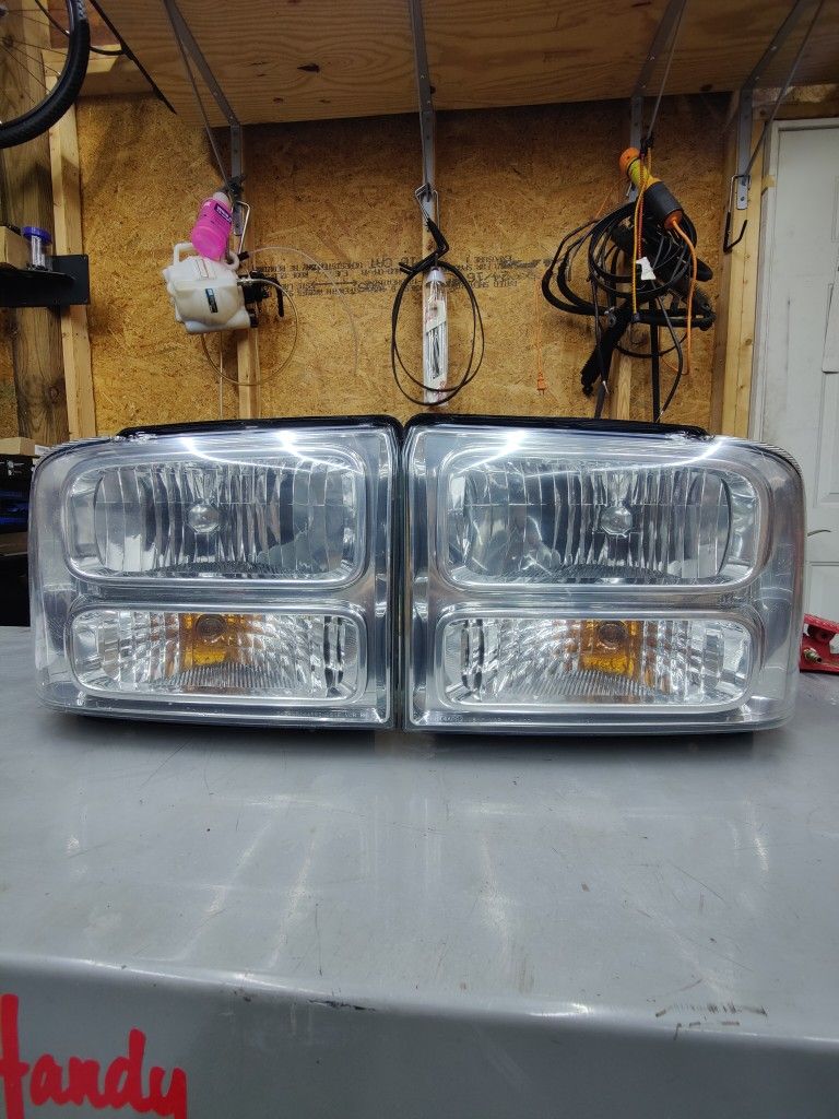 2005 Ford F350 Headlights