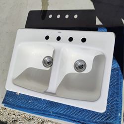 Kohler Cast Iron Kitchen Sink 33in × 22in