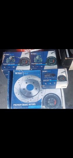 Detroit Axle Premium Brake Kit – Rotors, Pads & Calipers