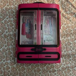 Barbie Fashionistas Ultimate Closet Portable Fashion Toy 