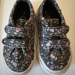 Kids shoes size 7 ❗️Firm Price❗️