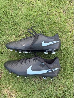 Soccer cleats