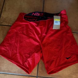 Nike men’s short S red