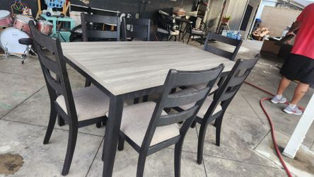 Black Dining Table & Chairs
