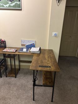 Modern Reversible L-Shaped Desk – Excellent Condition 🔥
