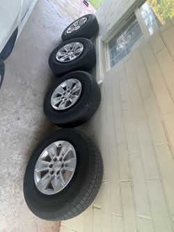 22’ Chevy wheels and tires! 265/70R 17