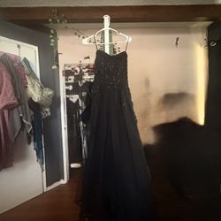 Black puffy sleeveless dress 