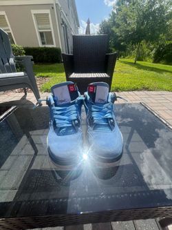 Jordan 4 UNC