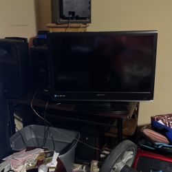 32 Inches  Emerson TV