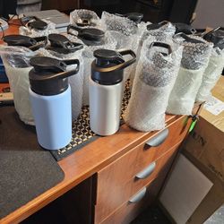 Water Bottles 16 Piece (Couple Have Scratches)