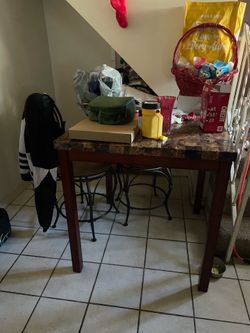 Kitchen Table w/chairs