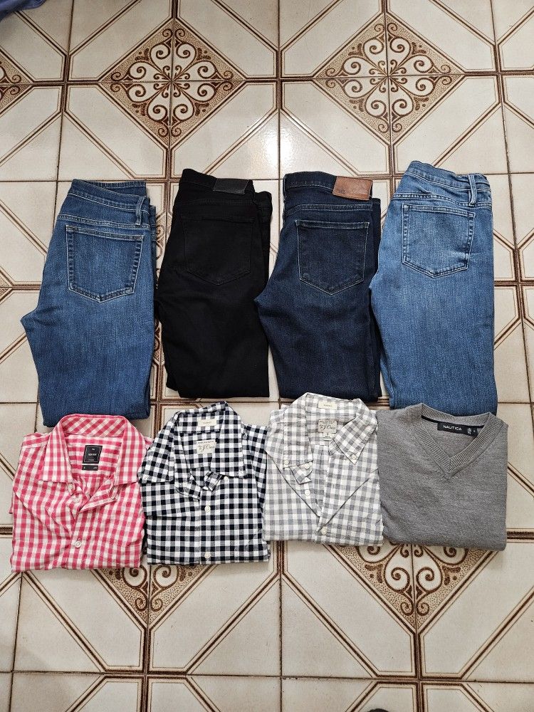 4 Expensive Jeans Size 30 And 4 Shirts Small