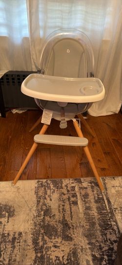 Munchkin Cloud Baby High Chair with 360° Swivel - Clear